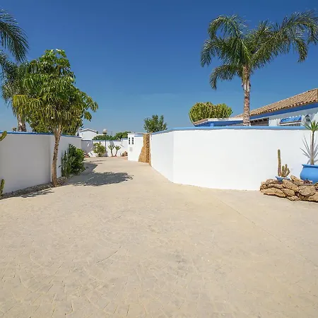 Yuca Con Piscina Privada En