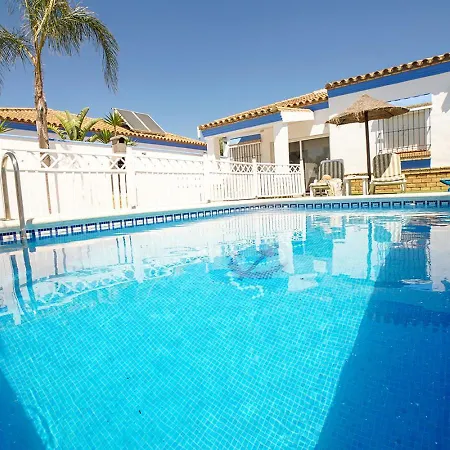 Yuca Con Piscina Privada En *