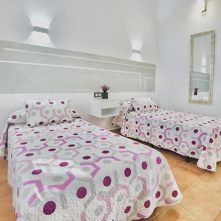 Yuca Con Piscina Privada En Vakantiehuis Conil De La Frontera
